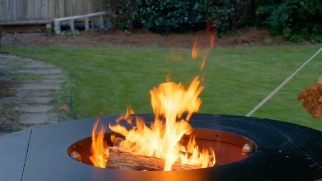 How to build a smokeless fire